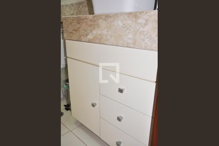 Casa à venda com 156m², 3 quartos e 2 vagasBanheiro/Box/Chuveiro Elétrico/Armário/Vaso