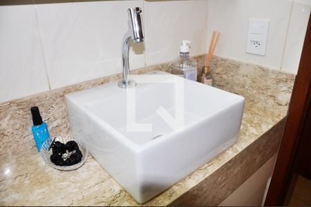 Casa à venda com 156m², 3 quartos e 2 vagasSuite/Banheiro/Box/Chuveiro Gás/Armário/Vaso