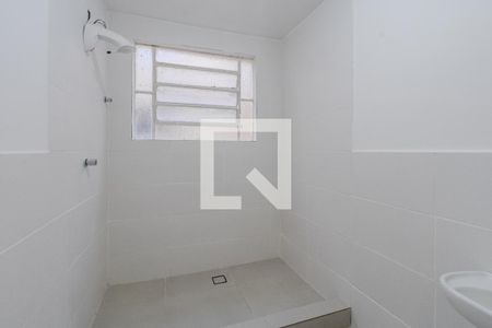 Banheiro de apartamento à venda com 1 quarto, 54m² em Santana, Porto Alegre