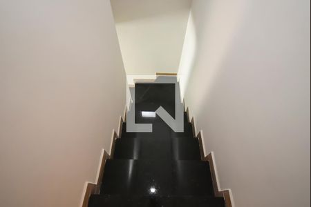 Casa à venda com 115m², 3 quartos e 2 vagasEscada