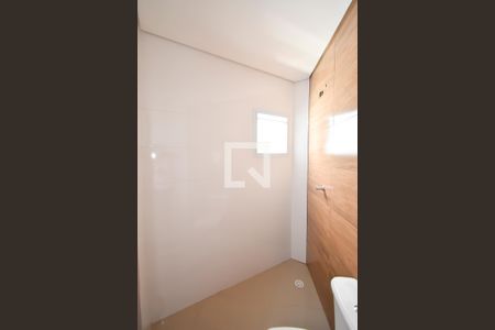 Casa à venda com 115m², 3 quartos e 2 vagasBanheiro da Suíte