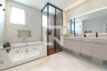 Apartamento à venda com 256m², 3 quartos e 4 vagasBanheiro da Suíte 3