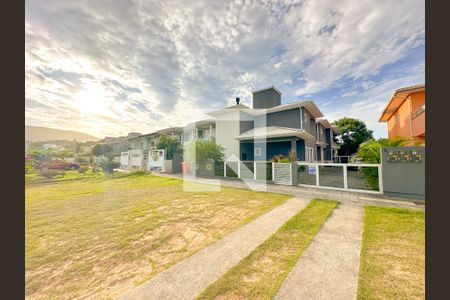 Casa de condomínio para alugar com 120m², 4 quartos e 2 vagasVista da Rua