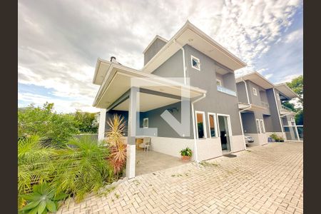 Casa de condomínio para alugar com 120m², 4 quartos e 2 vagasFachada do bloco