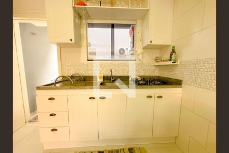 Casa de condomínio para alugar com 120m², 4 quartos e 2 vagasCozinha