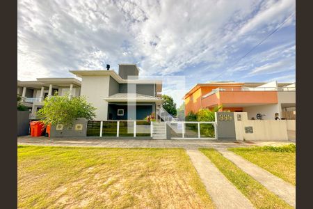 Casa de condomínio para alugar com 120m², 4 quartos e 2 vagasFachada do Prédio