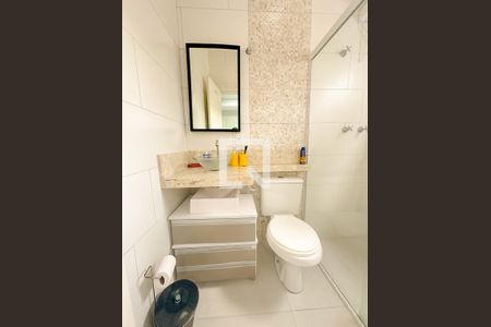 Casa de condomínio para alugar com 120m², 4 quartos e 2 vagasBanheiro da Suíte 1