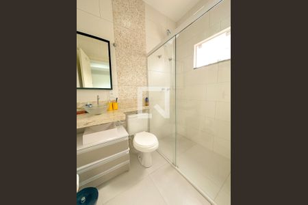 Casa de condomínio para alugar com 120m², 4 quartos e 2 vagasBanheiro da Suíte 1