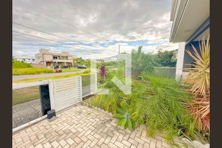 Casa de condomínio para alugar com 120m², 4 quartos e 2 vagasEntrada