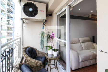 Varanda de apartamento à venda com 2 quartos, 60m² em Vila Nova Conceição, São Paulo