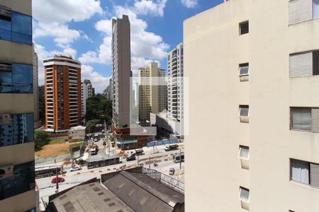 Vista de apartamento à venda com 2 quartos, 60m² em Vila Nova Conceição, São Paulo