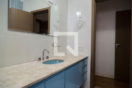 Casa à venda com 300m², 3 quartos e 5 vagasBanheiro da Suíte