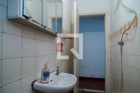 Casa à venda com 300m², 3 quartos e 5 vagasBanheiro de Serviço