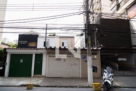 Casa à venda com 300m², 3 quartos e 5 vagasFachada