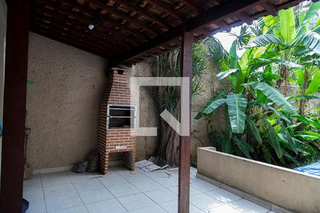 Casa à venda com 300m², 3 quartos e 5 vagasQuintal