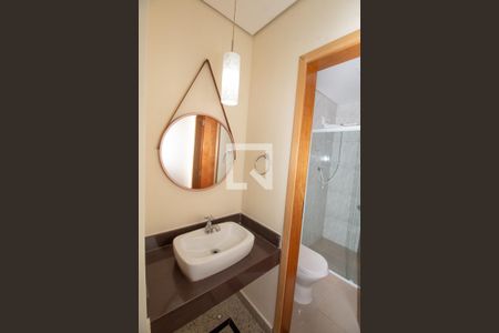 Casa para alugar com 80m², 2 quartos e 1 vaga Casa para alugar com 80m², 2 quartos e 1 vagaBanheiro Social