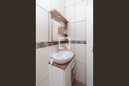 Casa à venda com 77m², 2 quartos e 1 vagaBanheiro