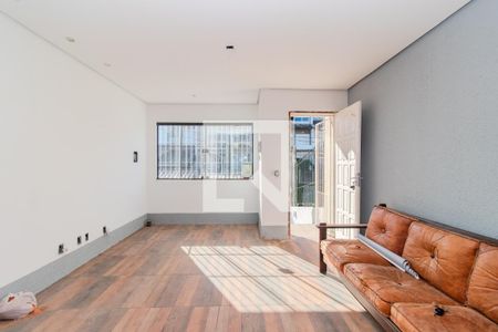 Sala de casa à venda com 2 quartos, 77m² em Guarujá, Porto Alegre