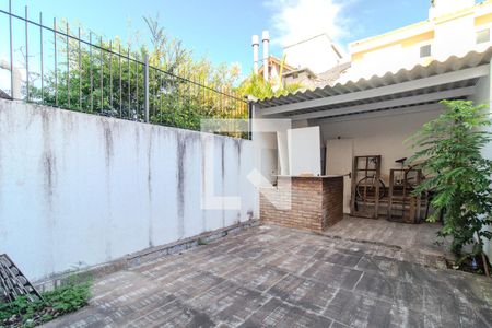 Casa à venda com 77m², 2 quartos e 1 vagaQuintal