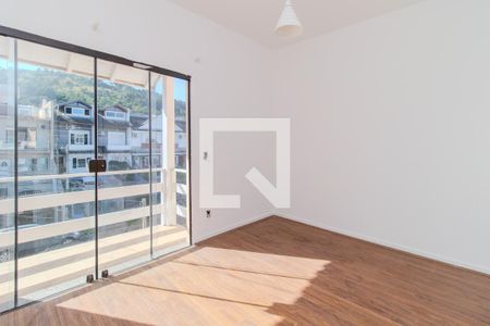 Quarto 1 de casa à venda com 2 quartos, 77m² em Guarujá, Porto Alegre