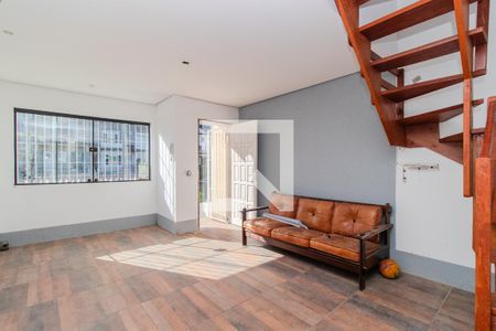 Sala de casa à venda com 2 quartos, 77m² em Guarujá, Porto Alegre