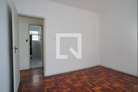 Quarto 1 de apartamento para alugar com 2 quartos, 55m² em Passo da Areia, Porto Alegre