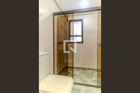 Apartamento para alugar com 245m², 4 quartos e 3 vagasBanheiro da Suíte 1
