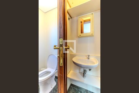 Apartamento para alugar com 245m², 4 quartos e 3 vagasBanheiro de Serviço