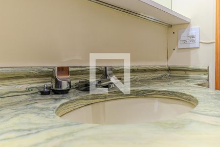 Apartamento para alugar com 245m², 4 quartos e 3 vagasBanheiro da Suíte 1
