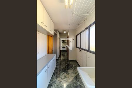 Apartamento para alugar com 245m², 4 quartos e 3 vagasÁrea de Serviço