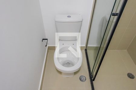 Banheiro de apartamento para alugar com 1 quarto, 25m² em Pinheiros, São Paulo