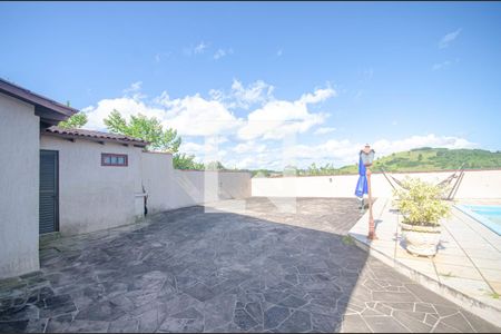 Casa à venda com 249m², 3 quartos e 8 vagas Casa à venda com 249m², 3 quartos e 8 vagasÁrea Externa