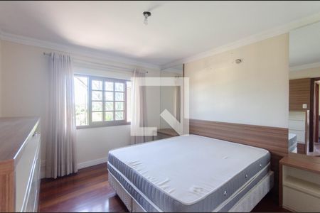 Casa à venda com 249m², 3 quartos e 8 vagas Casa à venda com 249m², 3 quartos e 8 vagasQuarto 1 - Suíte