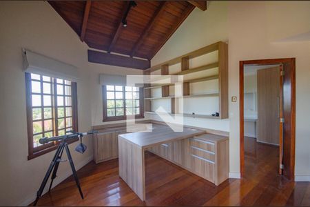 Casa à venda com 249m², 3 quartos e 8 vagas Casa à venda com 249m², 3 quartos e 8 vagasQuarto 4