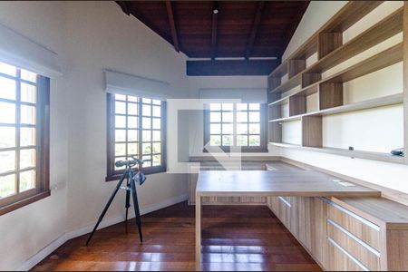 Casa à venda com 249m², 3 quartos e 8 vagas Casa à venda com 249m², 3 quartos e 8 vagasQuarto 4