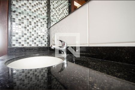 Casa à venda com 249m², 3 quartos e 8 vagas Casa à venda com 249m², 3 quartos e 8 vagasQuarto 4