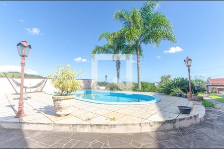 Casa à venda com 249m², 3 quartos e 8 vagas Casa à venda com 249m², 3 quartos e 8 vagasÁrea Externa