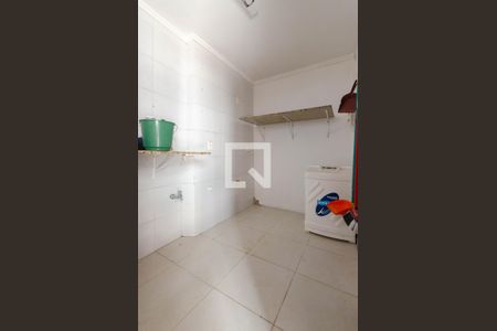 Casa à venda com 249m², 3 quartos e 8 vagas Casa à venda com 249m², 3 quartos e 8 vagasÁrea de Serviço