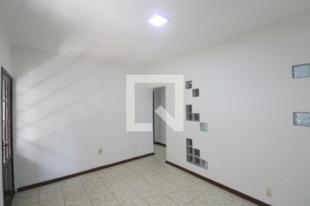 Sala de casa para alugar com 2 quartos, 60m² em Colubande, São Gonçalo