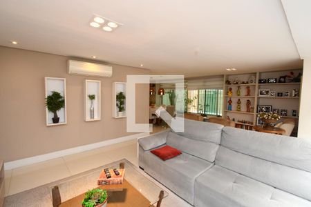 Sala de casa à venda com 4 quartos, 167m² em Vila Anhanguera, São Paulo