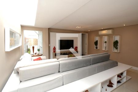 Sala de casa à venda com 4 quartos, 167m² em Vila Anhanguera, São Paulo