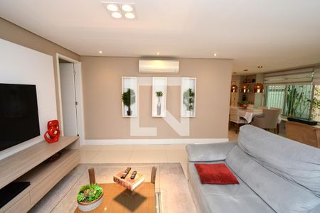 Sala de casa à venda com 4 quartos, 167m² em Vila Anhanguera, São Paulo