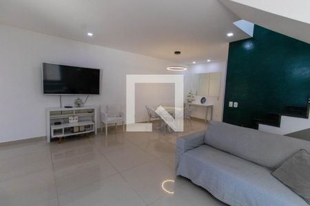Sala de casa à venda com 4 quartos, 214m² em Itaipu, Niterói
