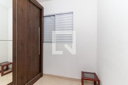 Quarto 2 de apartamento para alugar com 2 quartos, 47m² em Itaquera, São Paulo