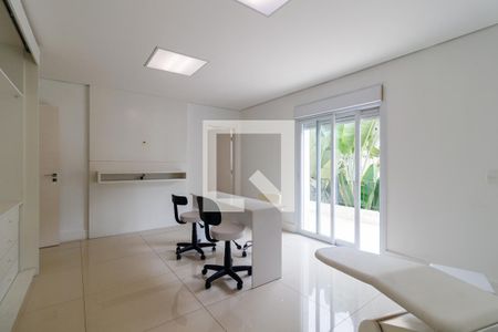 Casa à venda com 2000m², 4 quartos e 5 vagas Casa à venda com 2000m², 4 quartos e 5 vagasSuíte 4