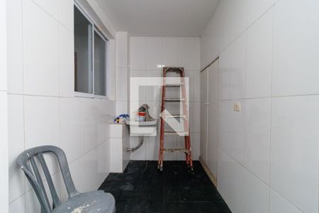 Casa à venda com 2000m², 4 quartos e 5 vagas Casa à venda com 2000m², 4 quartos e 5 vagasÁrea de Serviço