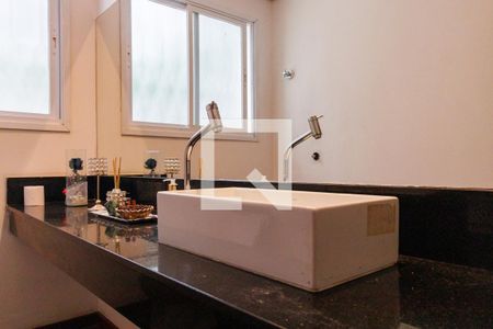 Casa à venda com 2000m², 4 quartos e 5 vagas Casa à venda com 2000m², 4 quartos e 5 vagasLavabo