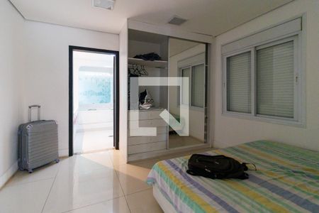 Casa à venda com 2000m², 4 quartos e 5 vagas Casa à venda com 2000m², 4 quartos e 5 vagasCloset da Suíte 1