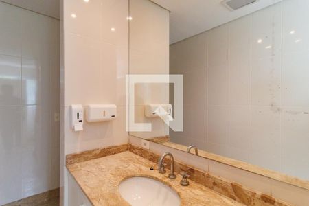 Casa à venda com 2000m², 4 quartos e 5 vagas Casa à venda com 2000m², 4 quartos e 5 vagasBanheiro da Suíte 4