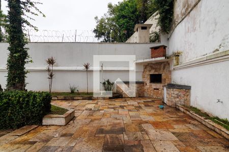 Casa à venda com 2000m², 4 quartos e 5 vagas Casa à venda com 2000m², 4 quartos e 5 vagasÁrea externa